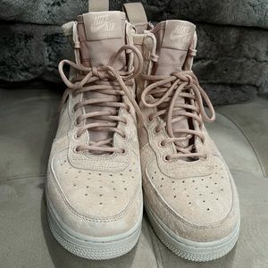 Women’s Air Force 1